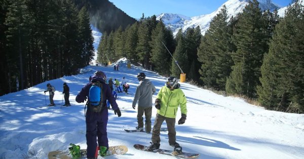 Отлични са условията за туризъм и зимни спортове в планините