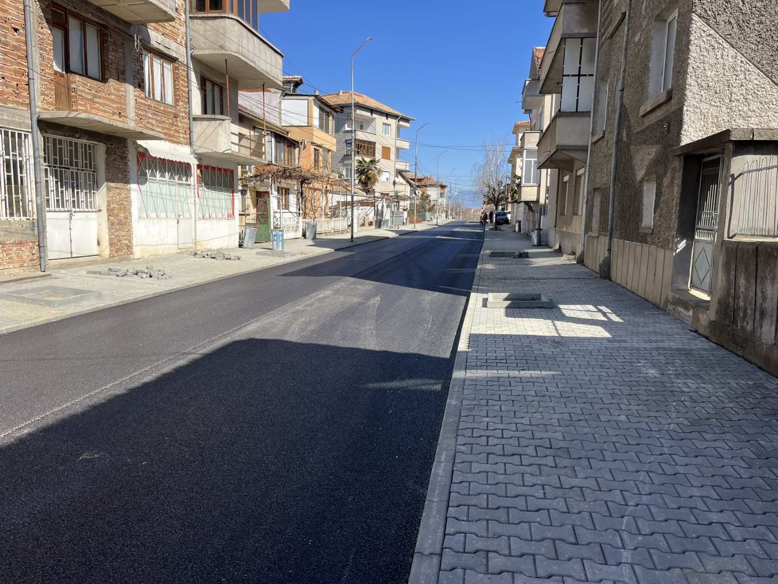 Завърши асфалтирането на улица в Петрич Завърши асфалтирането на улица в Петрич