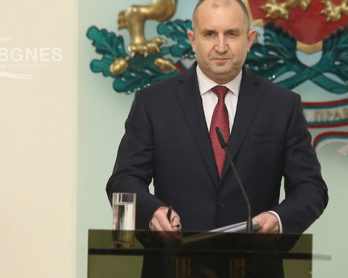 Президентът Румен Радев поздрави българските жени за Осми март