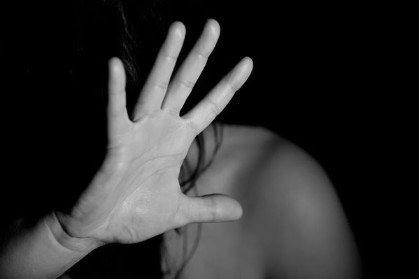 15-годишната, бита от момче в барака в Разлог, доброволно отишла там