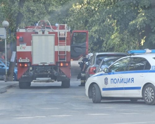 Голям пожар в цех за мебели в село Огняново!