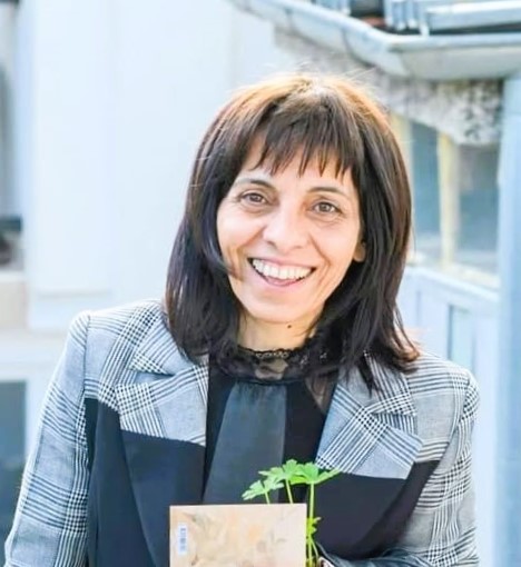Гергана Попниколова, директор на ДПЛФУ Св. Пантелеймон: Работата с хора с увреждания изисква търпение, емпатия и адаптивност. И голямо сърце! Гергана Попниколова, директор на ДПЛФУ Св. Пантелеймон: Работата с хора с увреждания изисква търпение, емпатия и адаптивност. И голямо сърце!