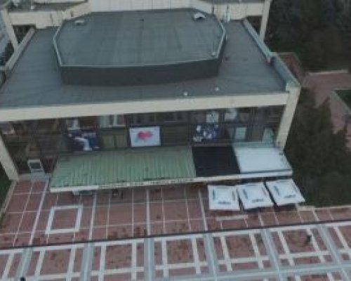 Крадците не подбират: Откраднаха част от покрива на Драматичния театър в Благоевград
