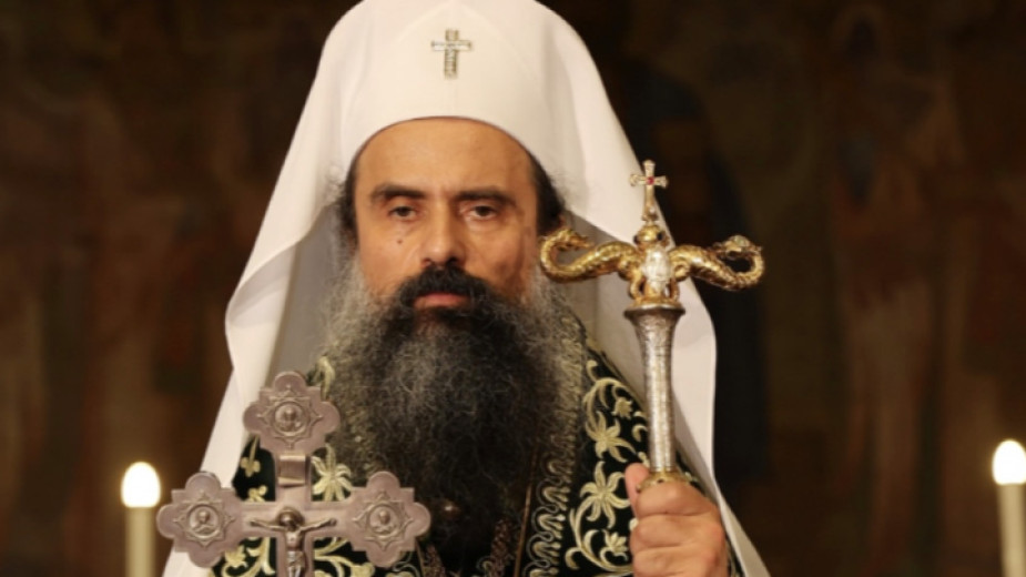 Патриарх Даниил оглавява литургии в два дупнишки храма