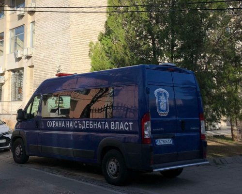 Съдът отказа да измени домашния арест на петричките ченгета Кимов и Янев