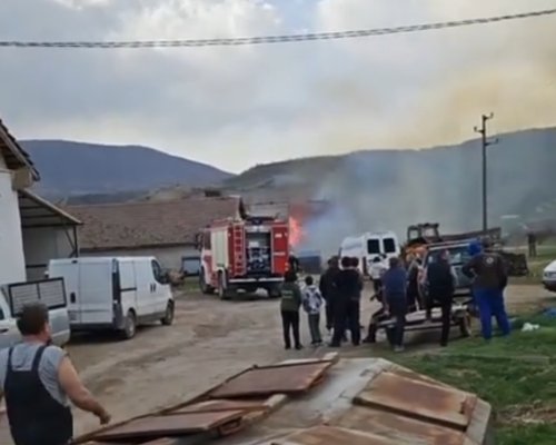 Голям пожар бушува в село Падеш