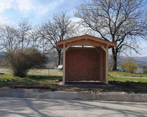 Пролетта чука на вратата: Красив кът радва жителите на село Крупник