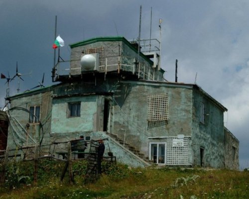 За първи път от 73 г .: Станцията на връх Мургаш не работи заради побоя над метеоролозите