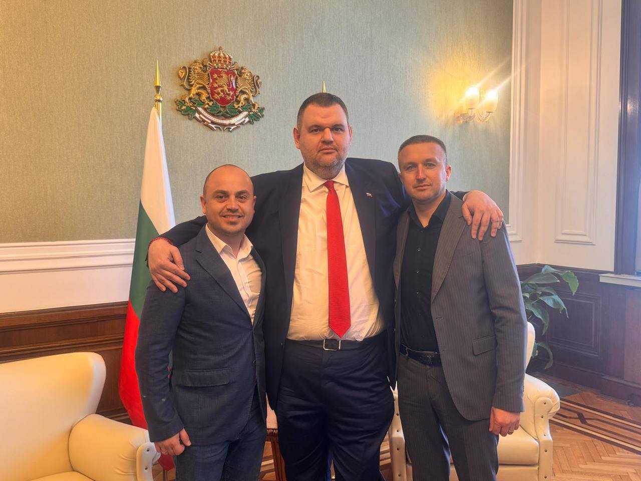 Ибраим Зайденов напусна групата на ДПС- Доган и влезе в отбора на ДПС- Ново начало Ибраим Зайденов напусна групата на ДПС- Доган и влезе в отбора на ДПС- Ново начало