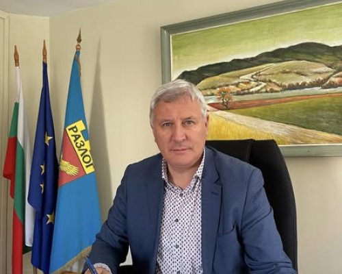 Кметът на община Разлог Красимир Герчев подписа  договор за нови трасета на канализационната мрежа в града