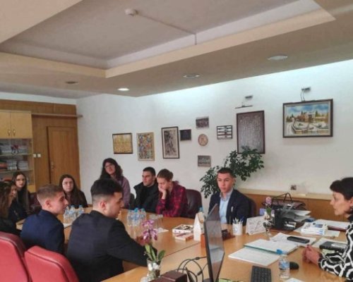 Общинският съвет и Младежкият парламент организират конкурс за ученици