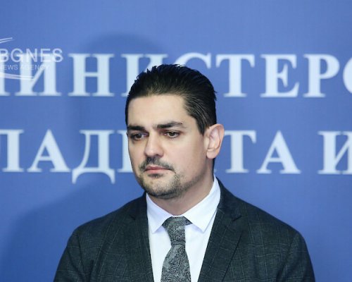 Радостин Василев обяви, че разполага със запис, в който Киселова признава за оказан натиск срещу нея