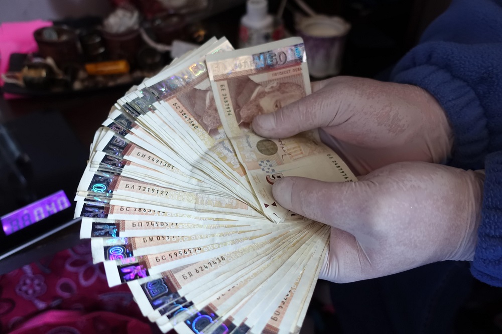 Свиха оборота от касата на магазин за месо в Благоевград