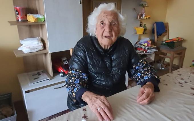 Столетница от Гоце Делчев ходила на лекар само пет пъти, доволна е от живота Столетница от Гоце Делчев ходила на лекар само пет пъти, доволна е от живота