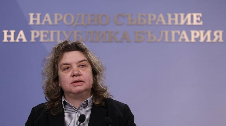 Извънредно и емоционално изявление: Киселова представи възможности за изход от казуса с МЕЧ