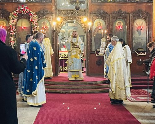 Църквата Свето Благовещение Богородично в Разлог отбеляза храмовия си празник