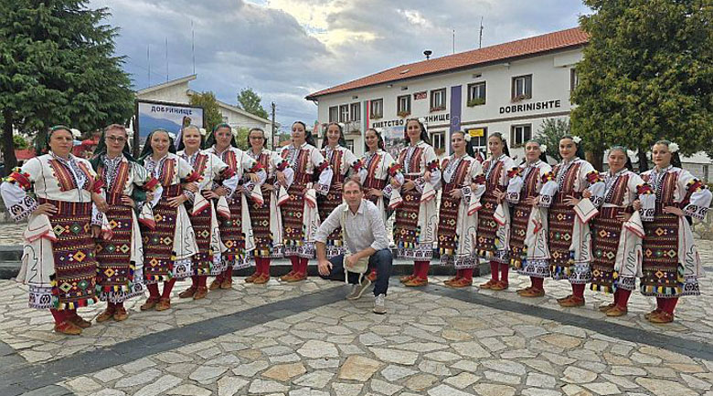 Песни и танци за Рамазан Байрам в Краище Песни и танци за Рамазан Байрам в Краище