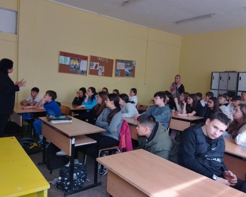 Шестокласници от Симитли с урок за безопасния интернет и тормоза