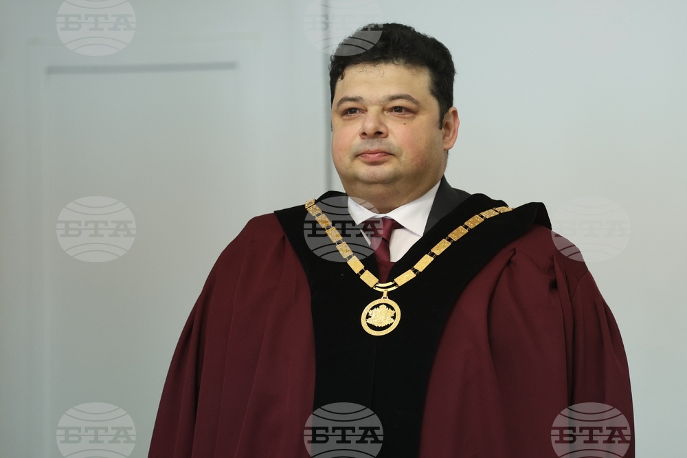 Орлин Колев положи клетва като конституционен съдия Орлин Колев положи клетва като конституционен съдия