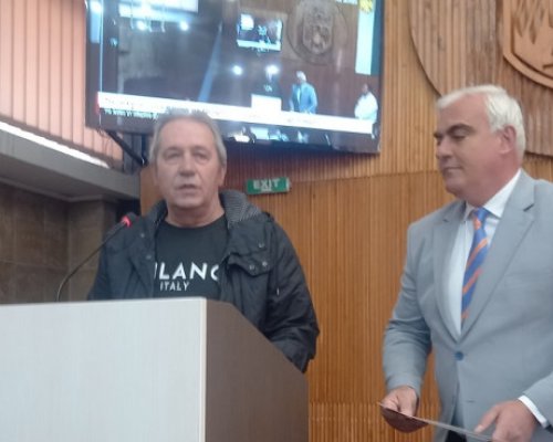 Почетен плакет за бивш футболист от Дупница