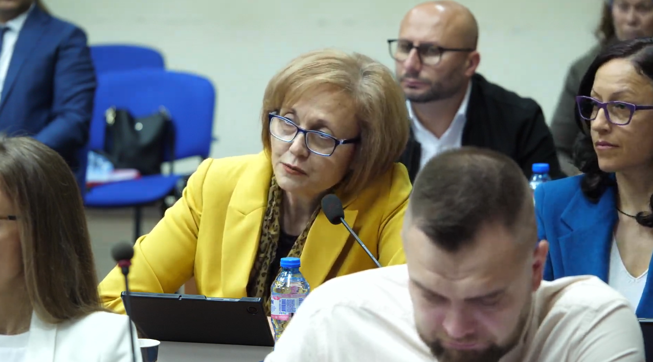 Общинските съветници отхвърлиха разглеждането на декларация за план приема след 7 клас Общинските съветници отхвърлиха разглеждането на декларация за план приема след 7 клас