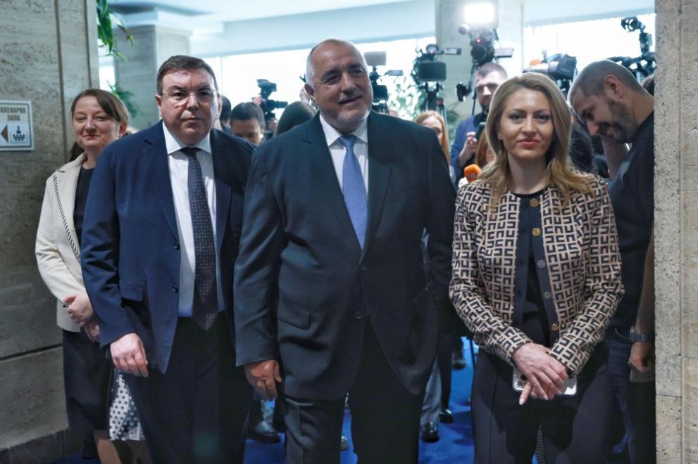 Борисов: Ще оставя да ми се катерят по гърба, докато влезем в еврозоната, след това ще видите Борисов: Ще оставя да ми се катерят по гърба, докато влезем в еврозоната, след това ще видите