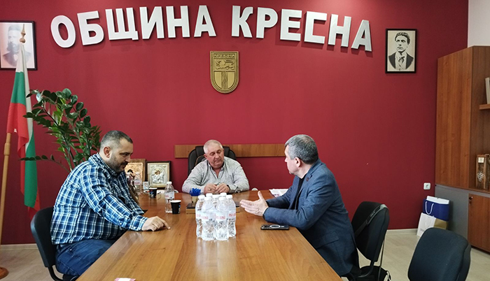 Тошко Йорданов разговаря с кмета на Кресна, ангажира се с решаването на проблеми в общината
