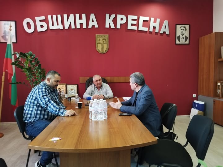 Тошко Йорданов и кметът Георгиев обсъдиха ключови въпроси за развитието на община Кресна