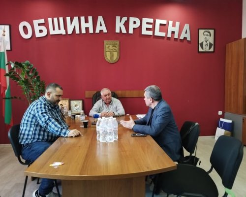 Тошко Йорданов и кметът Георгиев обсъдиха ключови въпроси за развитието на община Кресна