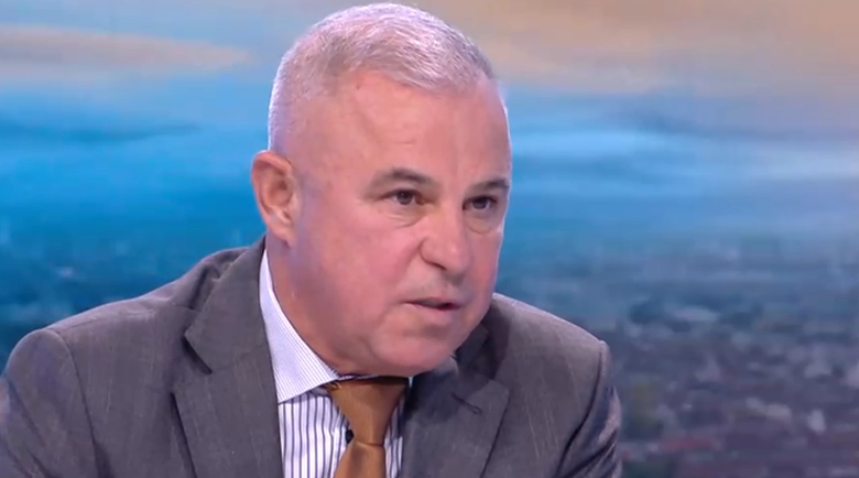 Апостол Апостолов: Мият си ръчичките с Пеевски, а трябва да се учат от него