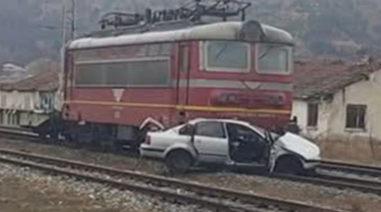 Община Кресна иска обезопасяване на жп линията в града