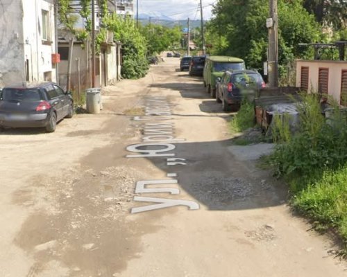 Асфалтират ул. Юрий Гагрин в кв. Струмско