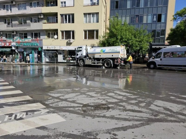 Благоевград ще се сдобие с по три изцяло нови машини за почистване Благоевград ще се сдобие с по три изцяло нови машини за почистване
