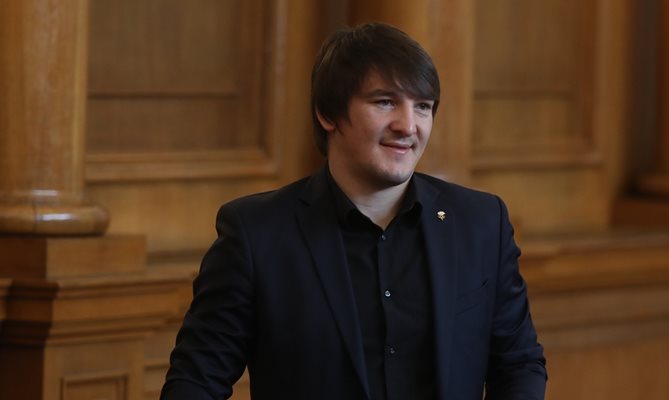 Депутатът Даниел Александров вече има обвинителен акт за блудство с непълнолетно лице