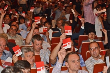 Оставките в БСП излязоха кьорфишек, ръководство се спаси
