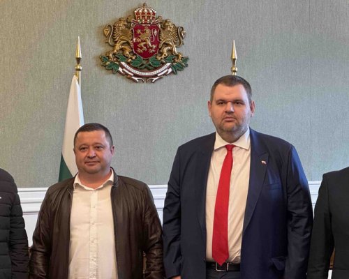 И кмета на Лозница Севгин Шукри се завърна в ДПС при Делян Пеевски