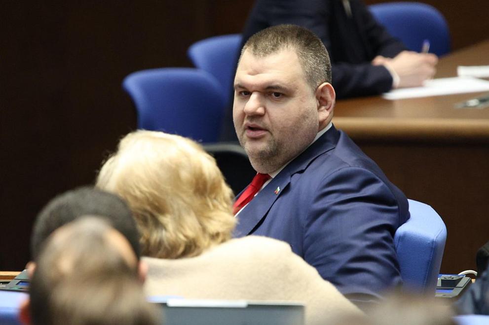 Пеевски за оставката на шефа на АПИ: Политиците злоупотребяват с една трагедия Пеевски за оставката на шефа на АПИ: Политиците злоупотребяват с една трагедия