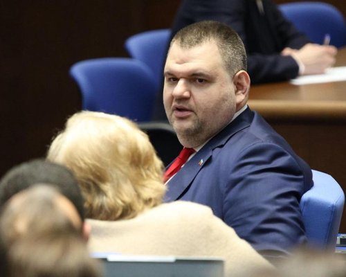 Пеевски за оставката на шефа на АПИ: Политиците злоупотребяват с една трагедия