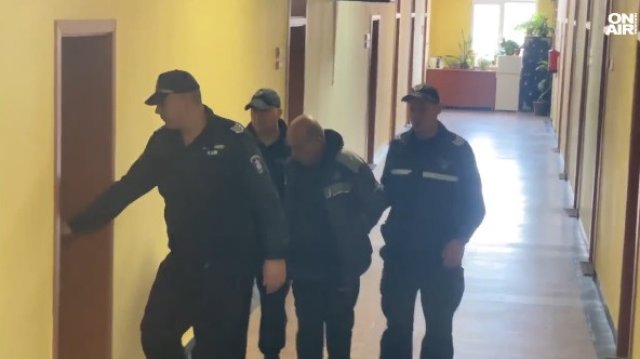 Шофьорът, обвиняем за смъртта на Сияна е от Благоевград, няма да обжалва ареста Шофьорът, обвиняем за смъртта на Сияна е от Благоевград, няма да обжалва ареста