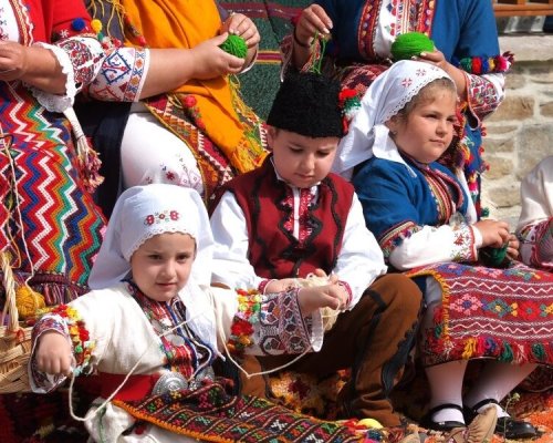 Лазаровден в село Баничан-живата традиция на девическата благословия