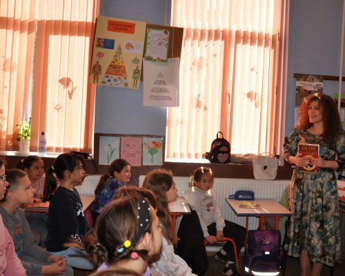 Походът на книгите в училището в с. Елешница