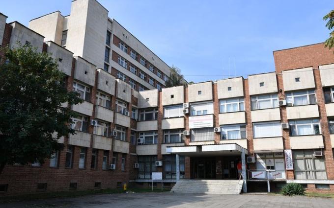 Добра новина: Изписаха децата от петричката болница натровили се след зелено училище в Сандански Добра новина: Изписаха децата от петричката болница натровили се след зелено училище в Сандански