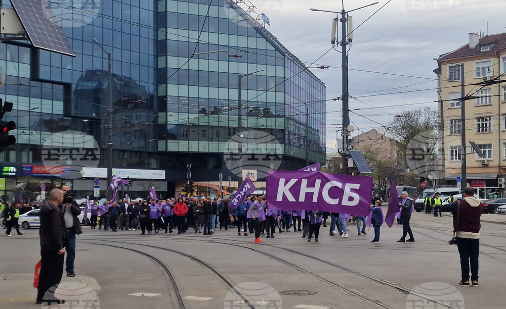 Започна протестът на работещите в градския транспорт в София, затворени са възлови кръстовища Започна протестът на работещите в градския транспорт в София, затворени са възлови кръстовища