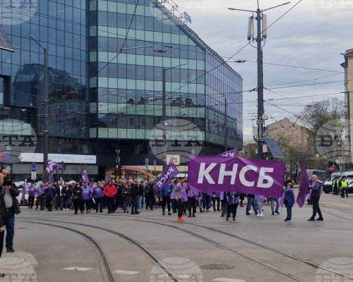Започна протестът на работещите в градския транспорт в София, затворени са възлови кръстовища