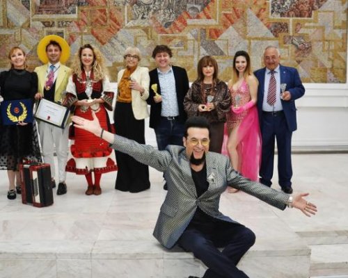 Кеми ударила шамар на Минчев! Кирил Икономов и Панайот Панайотов обраха наградите на  Певец на годината