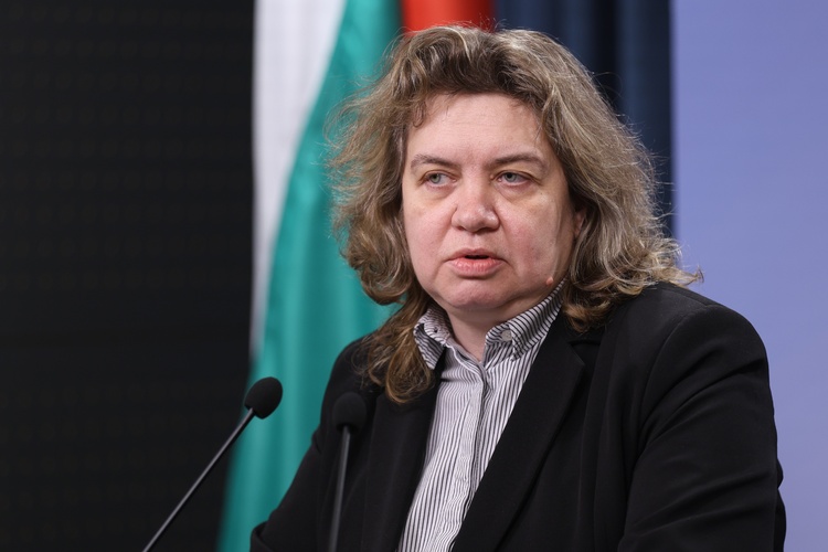 Председателят на парламента Наталия Киселова поздрави новия игумен на Зографския манастир йеромонах Гавриил