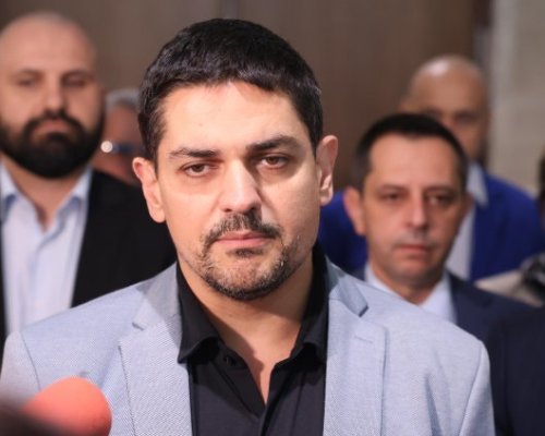 Радостин Василев: Вотът на недоверие успява, разклатихме мнозинството