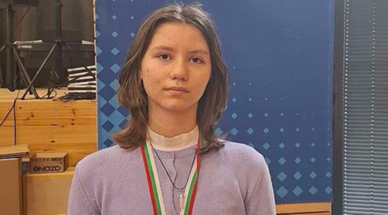 Ученичка от ПМГ спечели златен медал на национална олимпиада Ученичка от ПМГ спечели златен медал на национална олимпиада