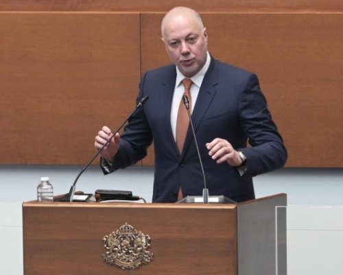 Вотът на недоверие не мина: Кабинетът Желязков остава