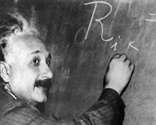 70 години от смъртта на Алберт Айнщайн! Геният , който промени света...